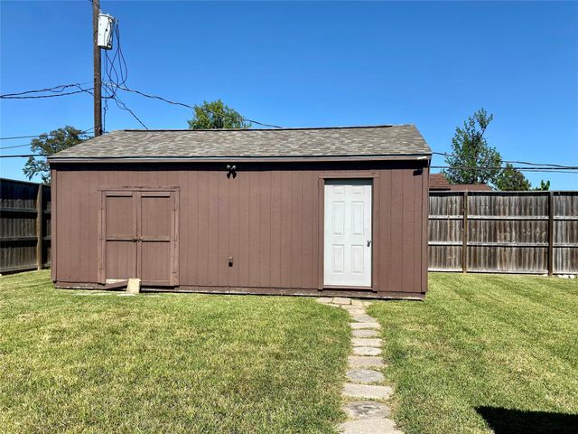 14131 Woodforest Boulevard, Houston, TX 77015