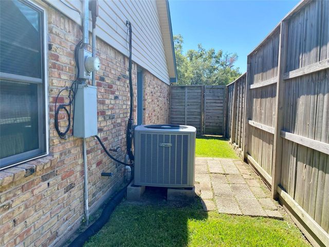 14131 Woodforest Boulevard, Houston, TX 77015