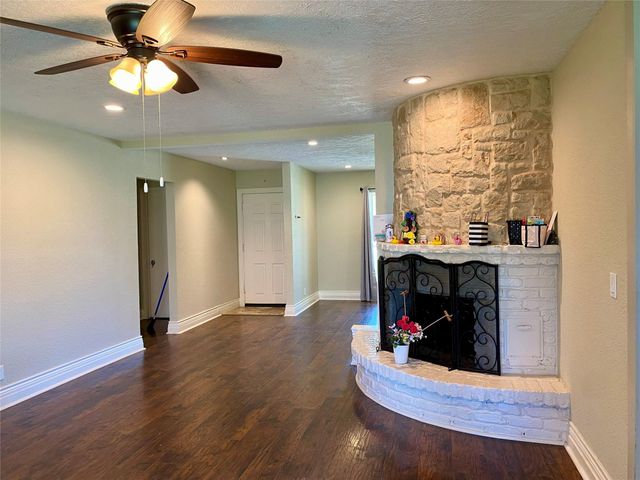 14131 Woodforest Boulevard, Houston, TX 77015