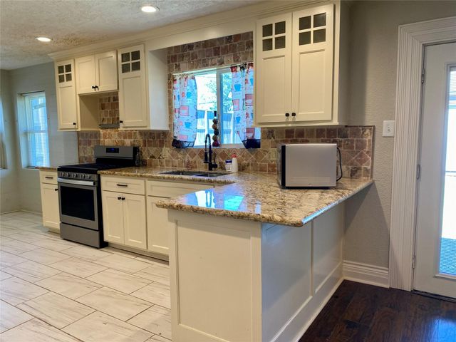 14131 Woodforest Boulevard, Houston, TX 77015