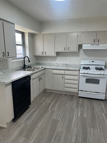 1310 Summit Street, Mesquite, TX 75149