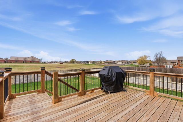 3719 S Westgate St, Wichita, KS 67215