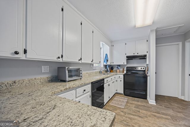 39 Jim Garvey Road, Hartwell, GA 30643