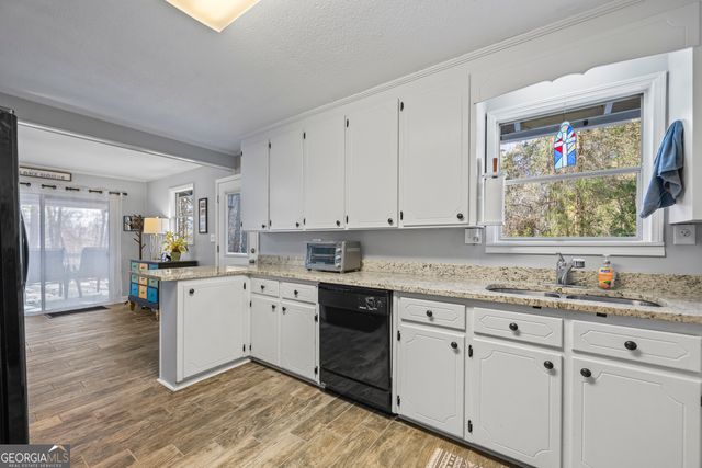 39 Jim Garvey Road, Hartwell, GA 30643