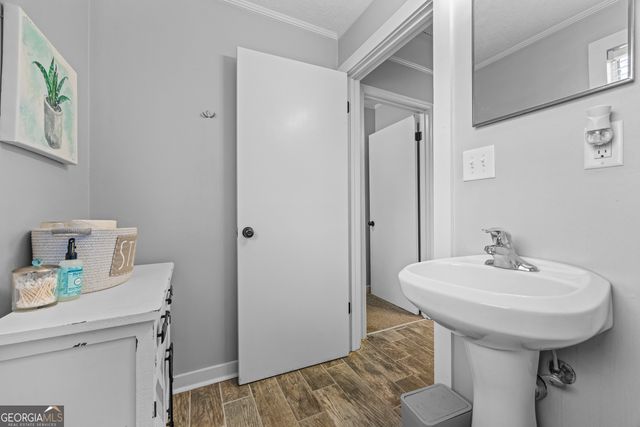 39 Jim Garvey Road, Hartwell, GA 30643