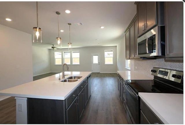 121 Andesite TRL, Liberty Hill, TX 78642