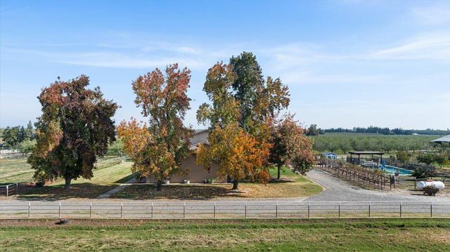 10506 Claribel Road, Oakdale, CA 95361