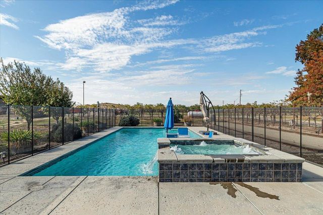 10506 Claribel Road, Oakdale, CA 95361