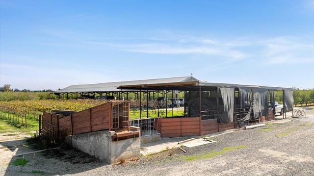 10506 Claribel Road, Oakdale, CA 95361