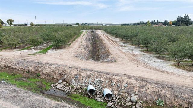 10506 Claribel Road, Oakdale, CA 95361