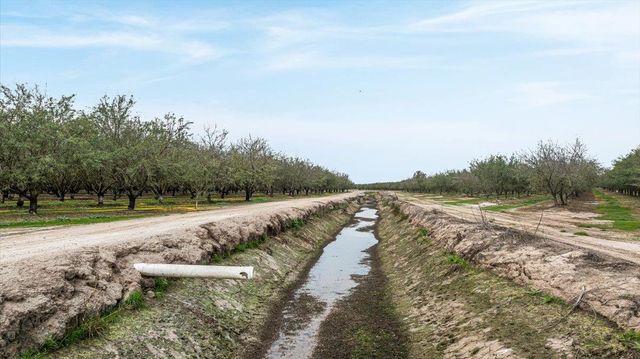 10506 Claribel Road, Oakdale, CA 95361