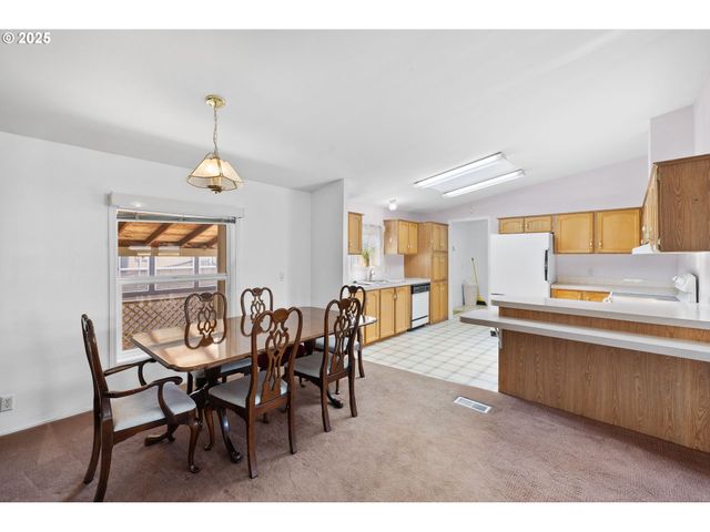 1949 Se PALMQUIST Rd 121, Gresham, OR 97080