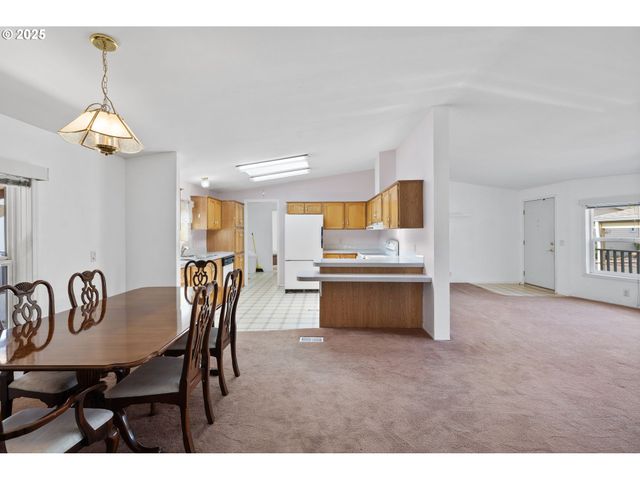 1949 Se PALMQUIST Rd 121, Gresham, OR 97080