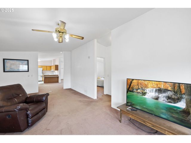 1949 Se PALMQUIST Rd 121, Gresham, OR 97080