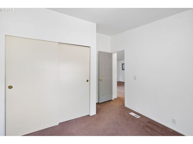 1949 Se PALMQUIST Rd 121, Gresham, OR 97080