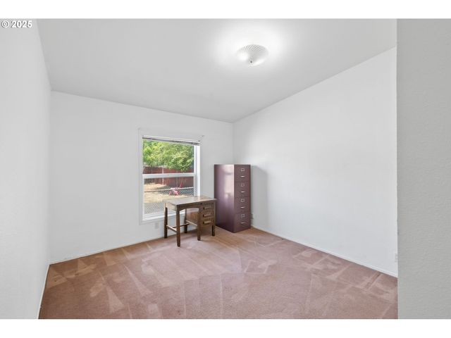 1949 Se PALMQUIST Rd 121, Gresham, OR 97080