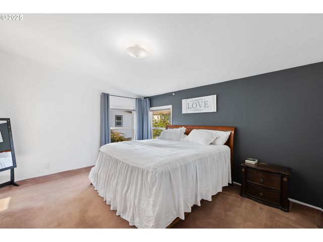 1949 Se PALMQUIST Rd 121, Gresham, OR 97080