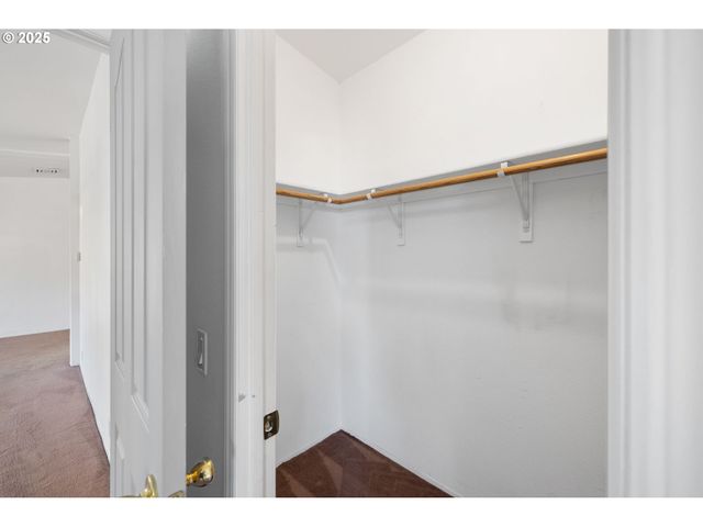 1949 Se PALMQUIST Rd 121, Gresham, OR 97080