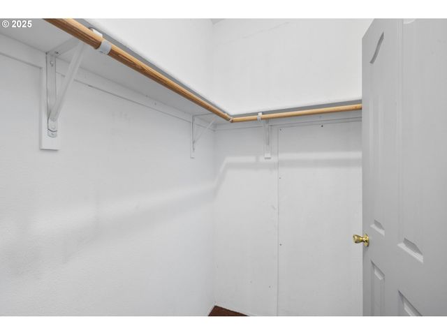 1949 Se PALMQUIST Rd 121, Gresham, OR 97080