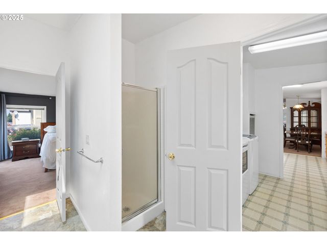 1949 Se PALMQUIST Rd 121, Gresham, OR 97080