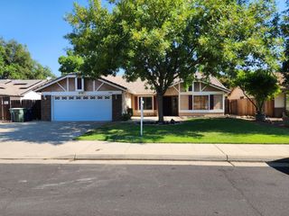 2549 Purvis Avenue, Clovis, CA 93611