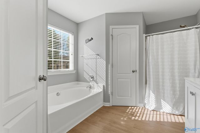 608 Wade Road SE, Owens Cross Roads, AL 35763