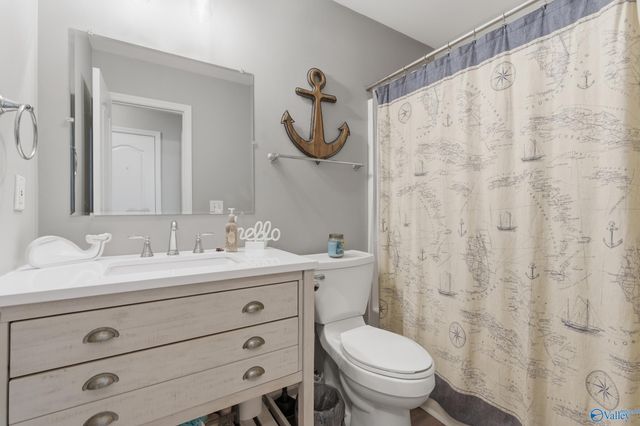 608 Wade Road SE, Owens Cross Roads, AL 35763