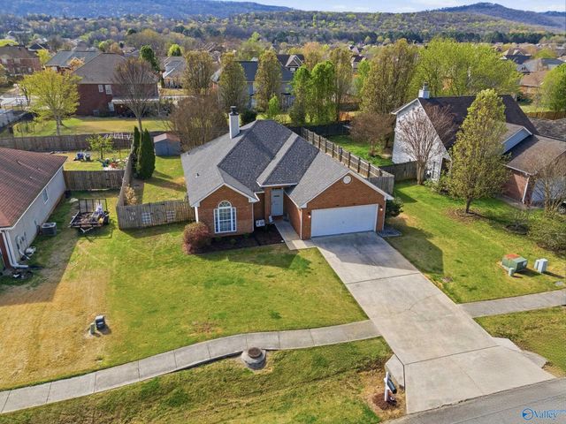 608 Wade Road SE, Owens Cross Roads, AL 35763