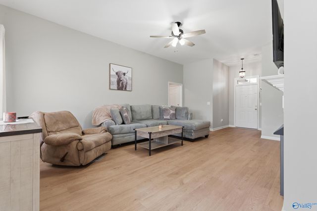 608 Wade Road SE, Owens Cross Roads, AL 35763