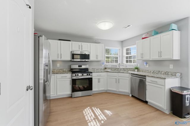 608 Wade Road SE, Owens Cross Roads, AL 35763