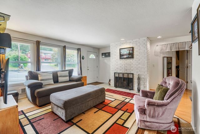 17415 128 Avenue SE, Renton, WA 98058