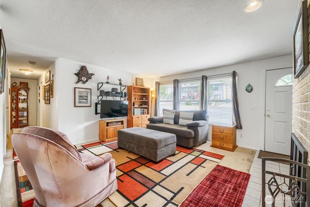 17415 128 Avenue SE, Renton, WA 98058