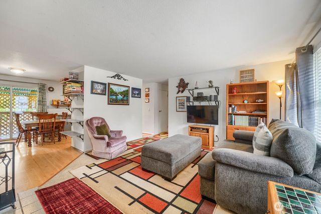 17415 128 Avenue SE, Renton, WA 98058