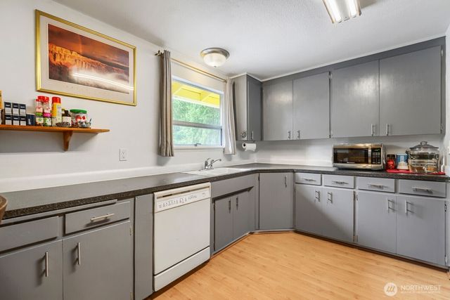 17415 128 Avenue SE, Renton, WA 98058
