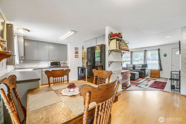 17415 128 Avenue SE, Renton, WA 98058