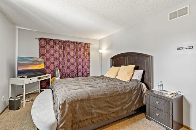 15335 Valley View Drive, Savage, MN 55378