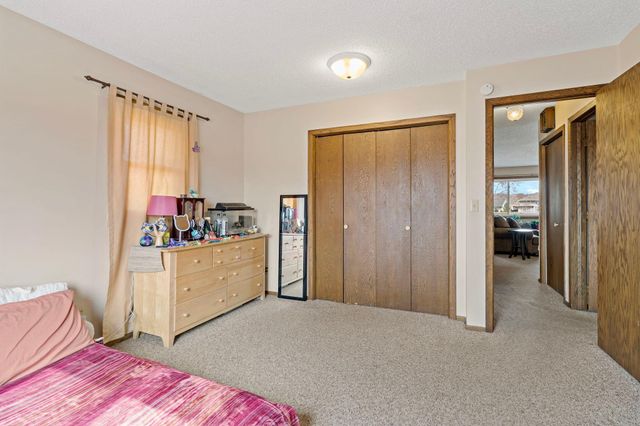 15335 Valley View Drive, Savage, MN 55378