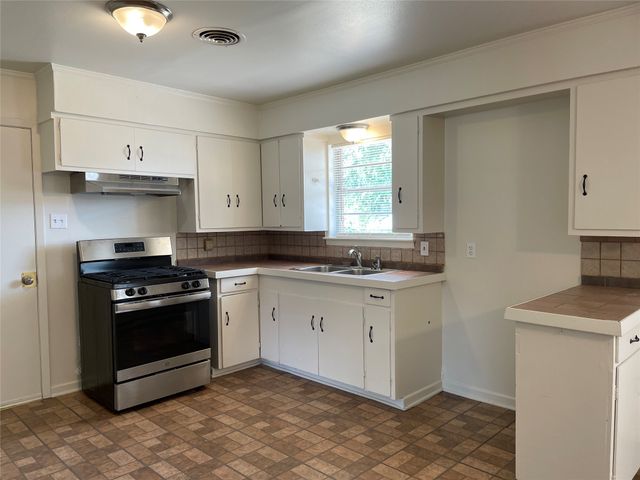 202 N 5th Street, Midlothian, TX 76065
