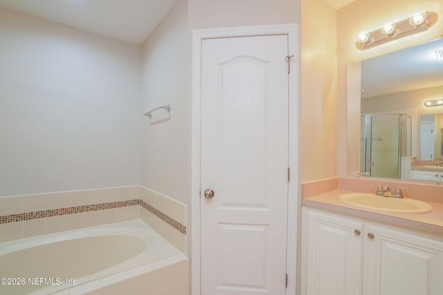 3159 WAVERING Lane, Middleburg, FL 32068