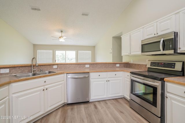 3159 WAVERING Lane, Middleburg, FL 32068