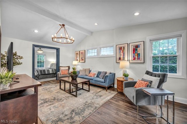 6008 W Clinton Avenue, Cleveland, OH 44102
