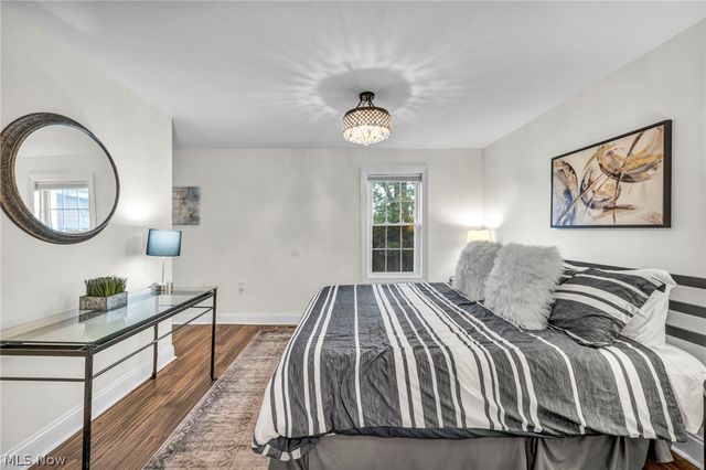 6008 W Clinton Avenue, Cleveland, OH 44102