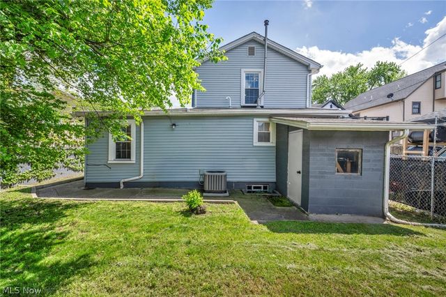 6008 W Clinton Avenue, Cleveland, OH 44102