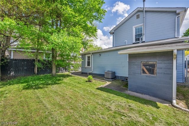 6008 W Clinton Avenue, Cleveland, OH 44102