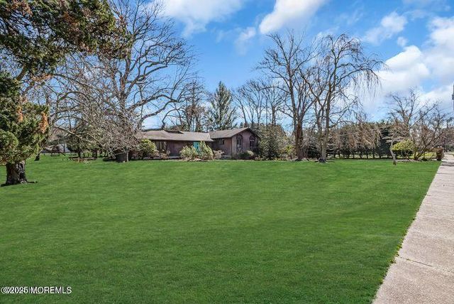 6 Surrey Lane, Ocean Twp, NJ 07712