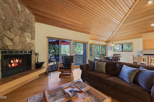 17855 Lava Butte Lane, Sunriver, OR 97707