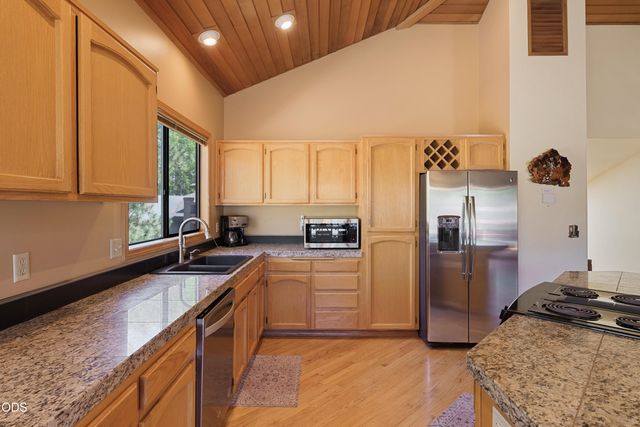 17855 Lava Butte Lane, Sunriver, OR 97707