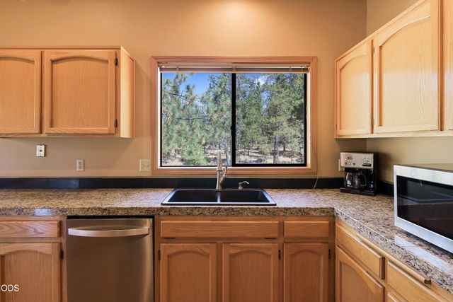 17855 Lava Butte Lane, Sunriver, OR 97707