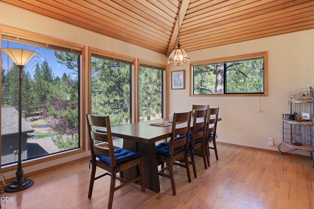 17855 Lava Butte Lane, Sunriver, OR 97707