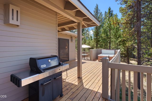 17855 Lava Butte Lane, Sunriver, OR 97707
